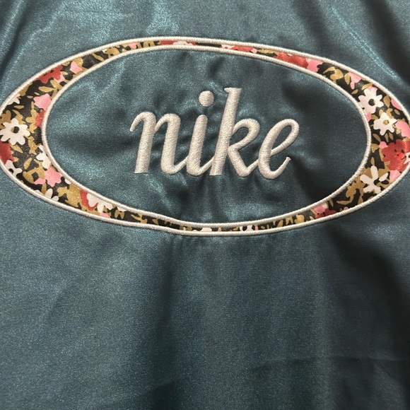 Nike Jacket - Picture 2 of 4